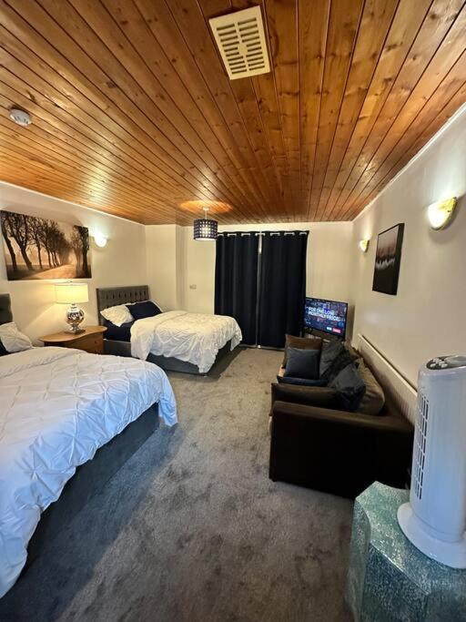 Modern 2 Bedroom Apt Derby City Buitenkant foto