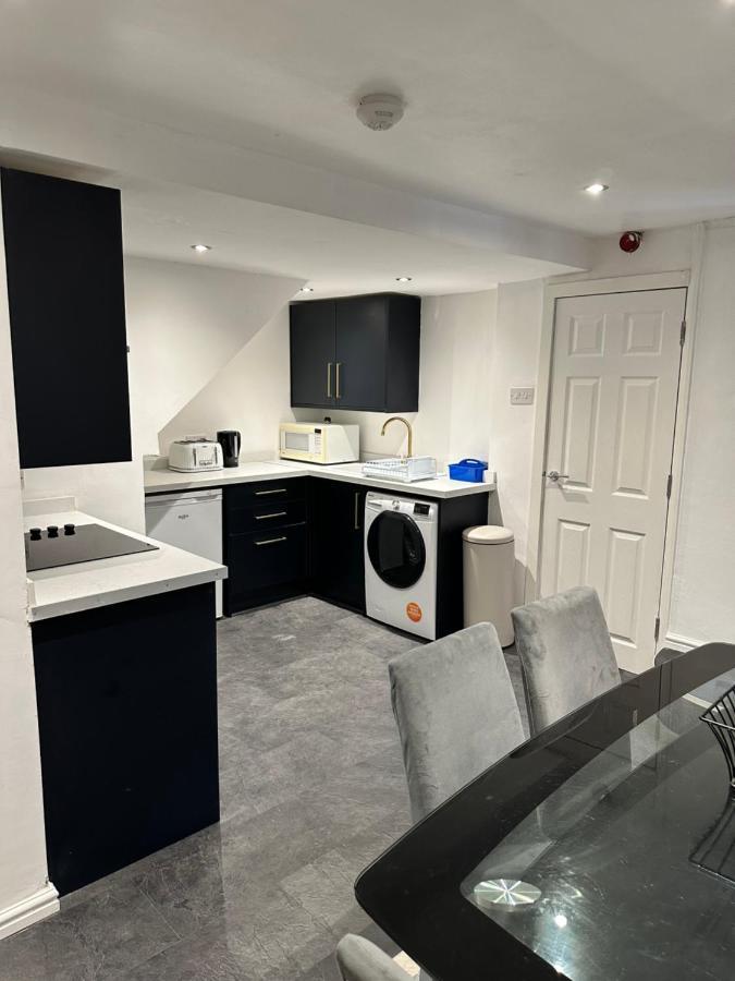 Modern 2 Bedroom Apt Derby City Buitenkant foto